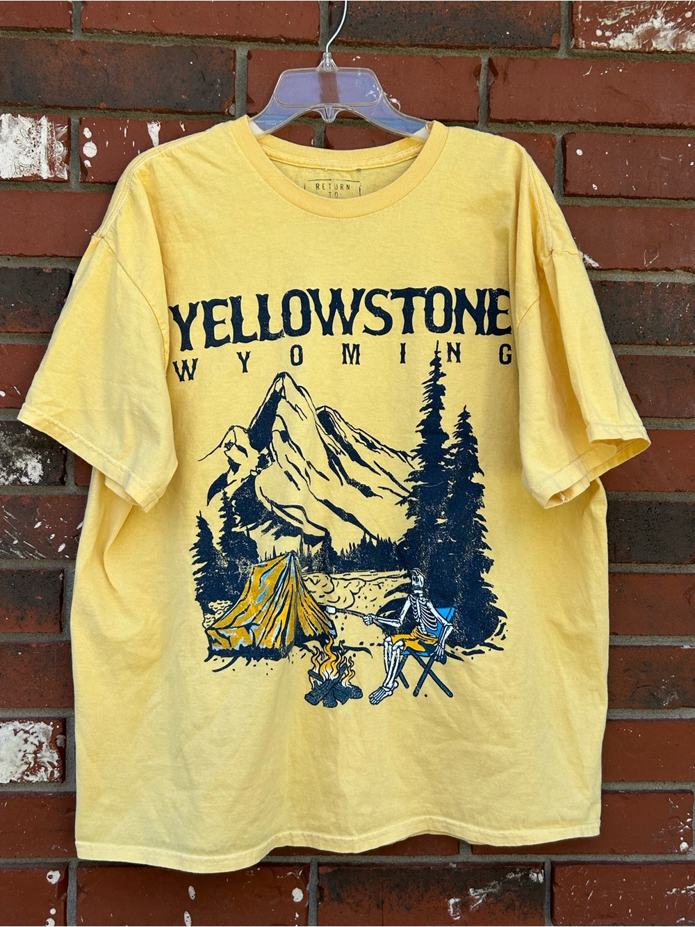 Return to sender Yellowstone Skeleton Graphic Tee XXL Men’s Yellow Distressed